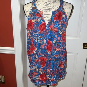 ROSE & OLIVE medium FLORAL blouse SO PRETTY! New blues and reds ❤️💙 spring
